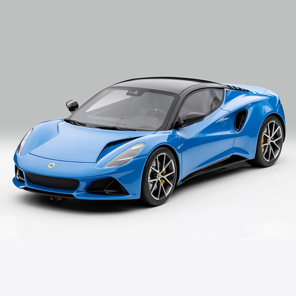 Modèle à l'échelle 1:18 Emira (différentes couleurs)