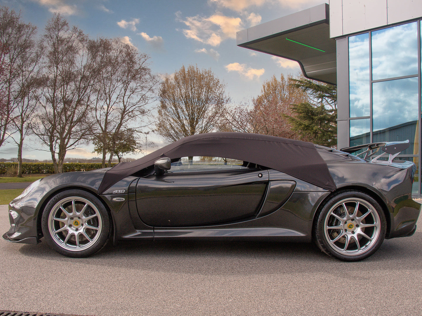 Lotus Exige Outdoor Shower Cover
