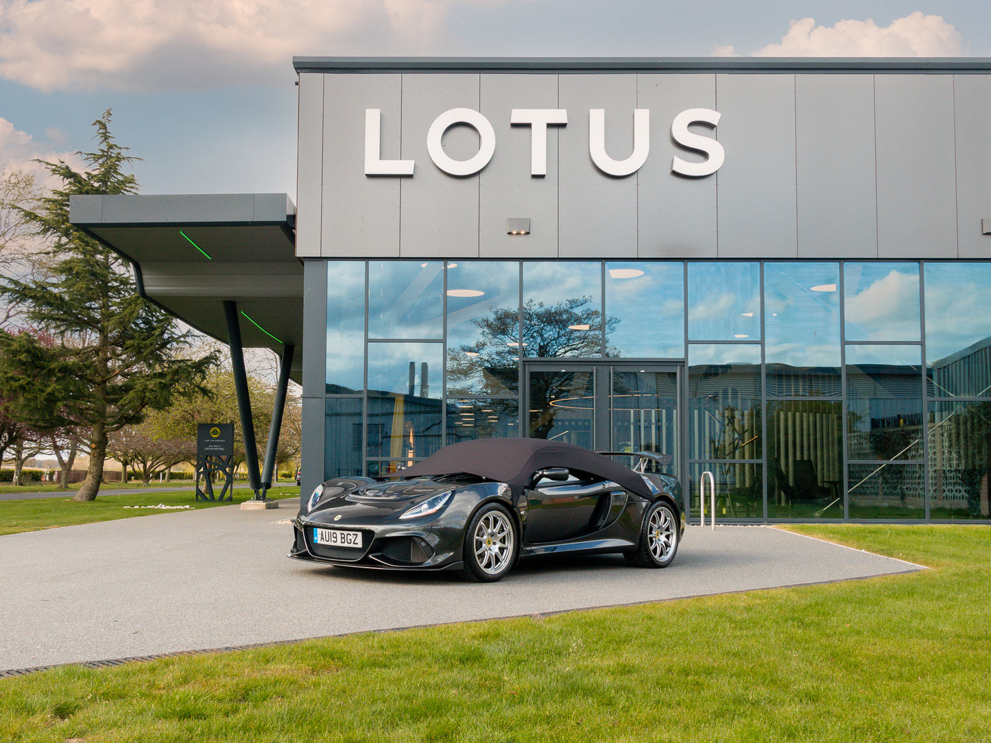 Lotus Exige Outdoor Shower Cover