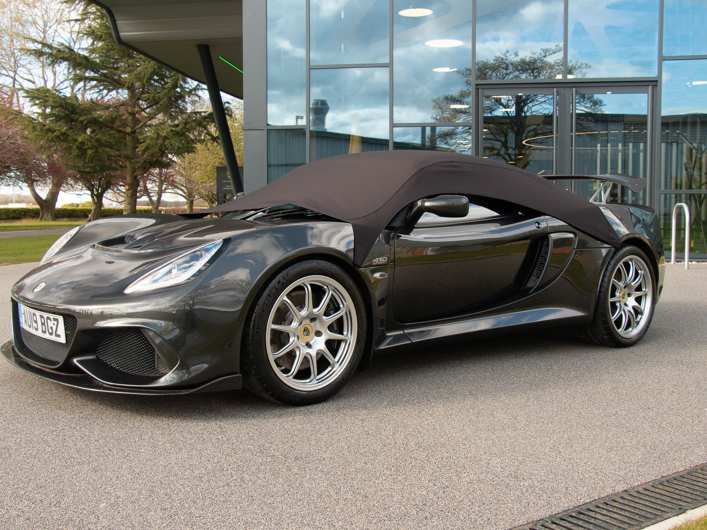 Lotus Exige Outdoor Shower Cover