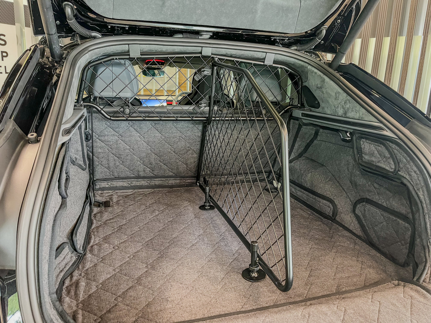 Lotus Eletre Moveable Luggage Divider