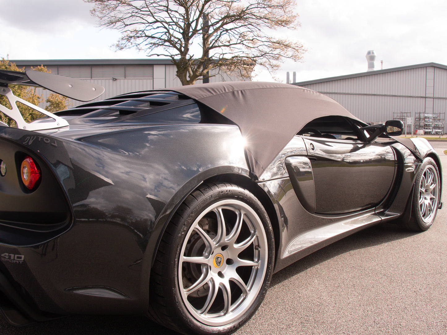 Lotus Exige Outdoor Shower Cover